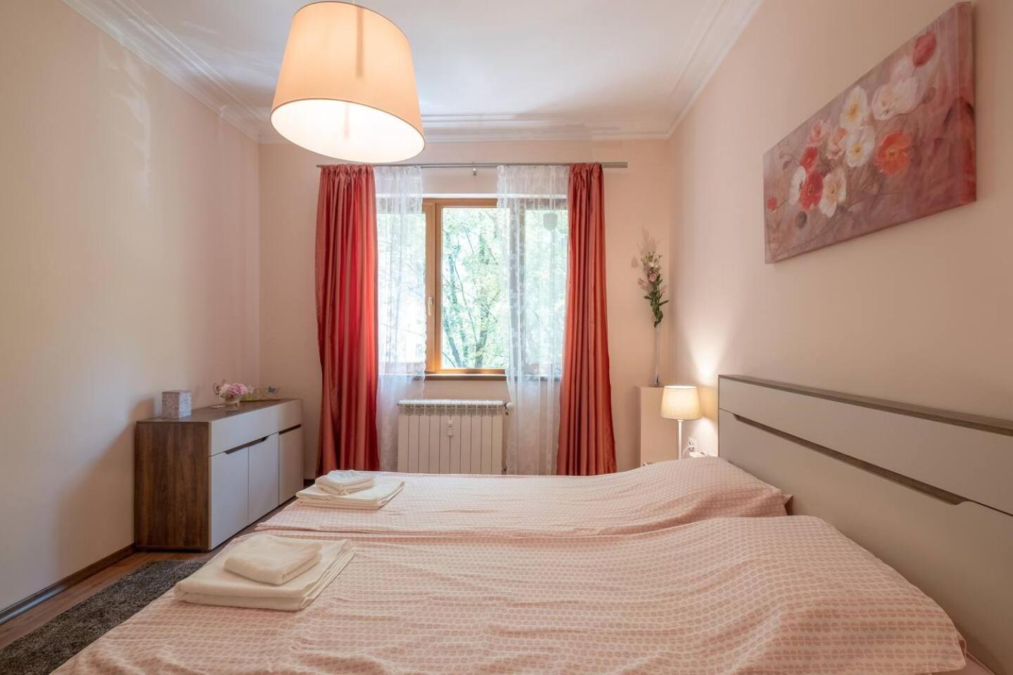 Top Pick! Central Spacious 2 Bedroom Apartment Sofia Exterior photo