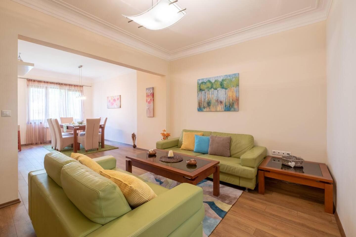 Top Pick! Central Spacious 2 Bedroom Apartment Sofia Exterior photo